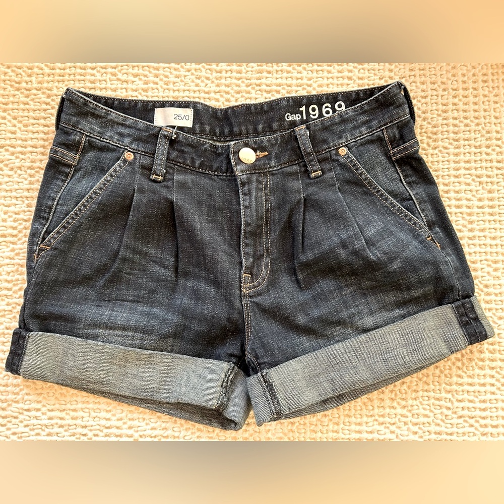 Gap 1969 Pleated Jean Shorts Cuff Hem Dark Wash Size 25/0